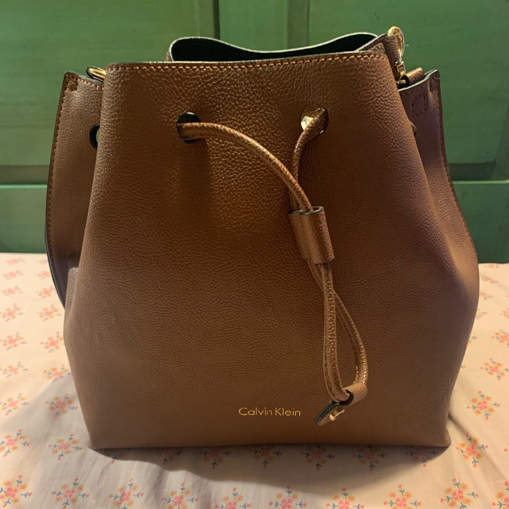 Calvin Klein Gabrianna Bucket Crossbody Purse